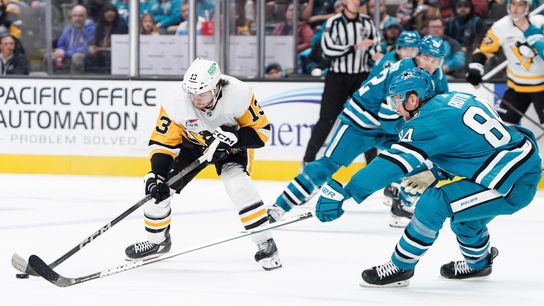 Hinostroza sparks fourth line in blowout win over Sharks taken in San Jose, Calif. (Penguins)